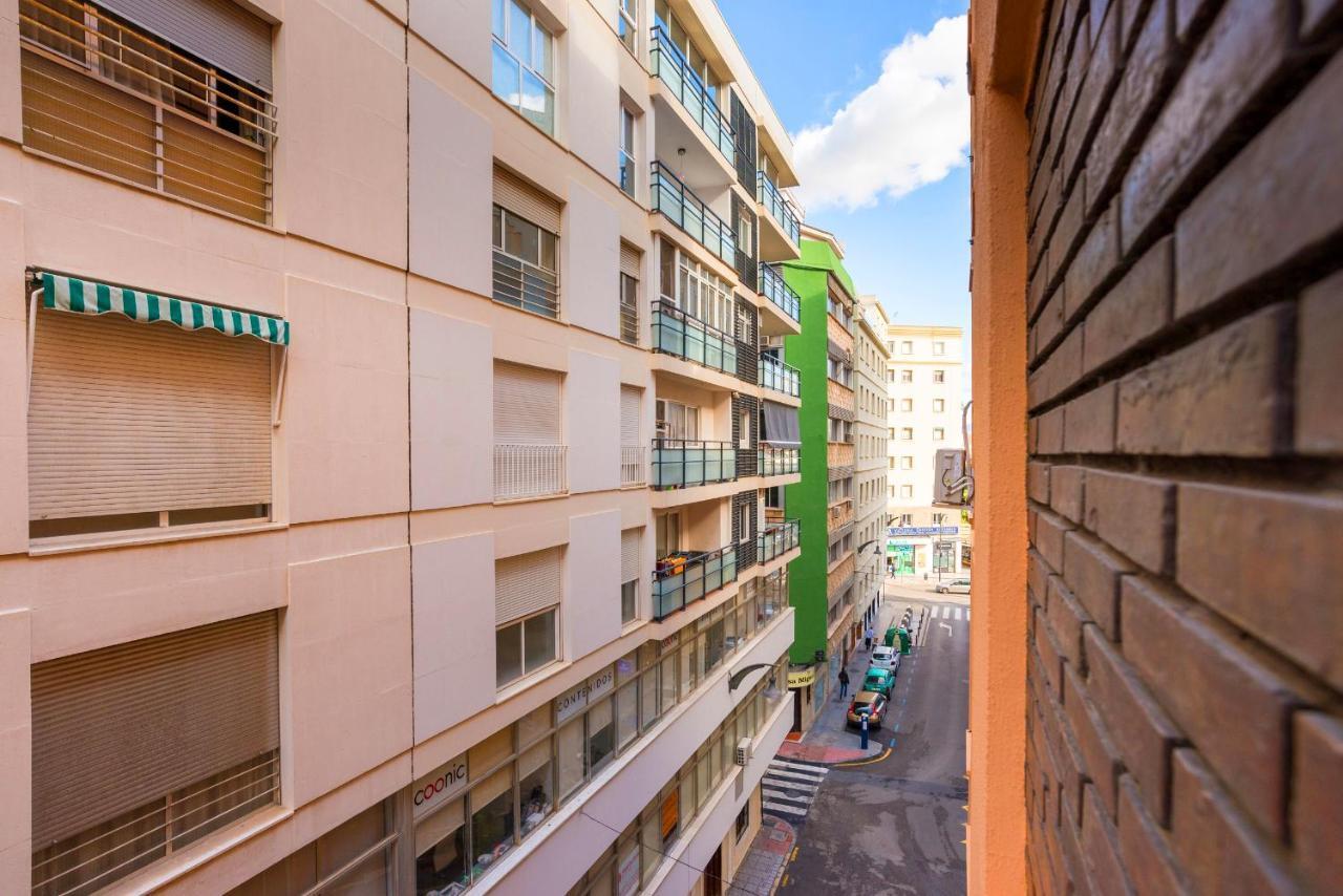 Rooms Young People Only, Soho Citycenter Malaga Exterior photo